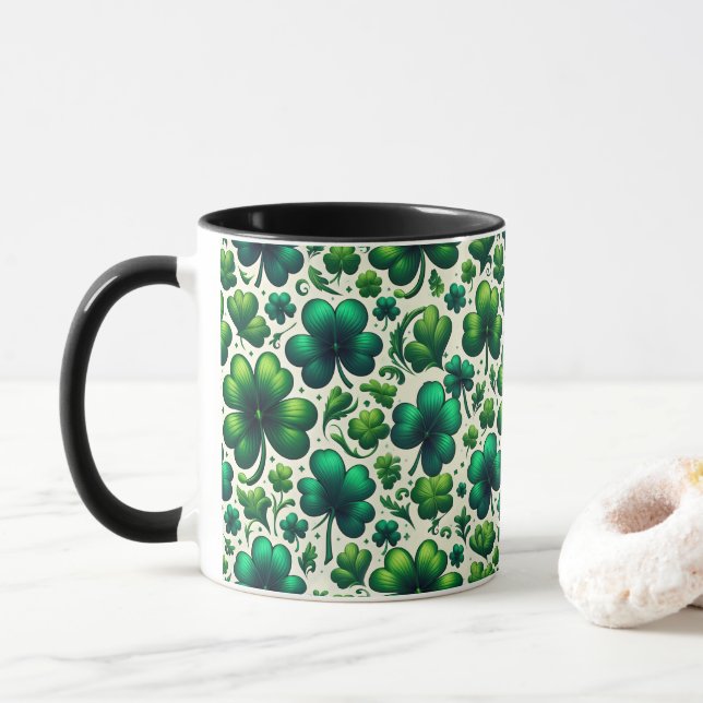 Glücksschamrock-St.-Patrick-Tag-Tasse Tasse (Mit Donut)