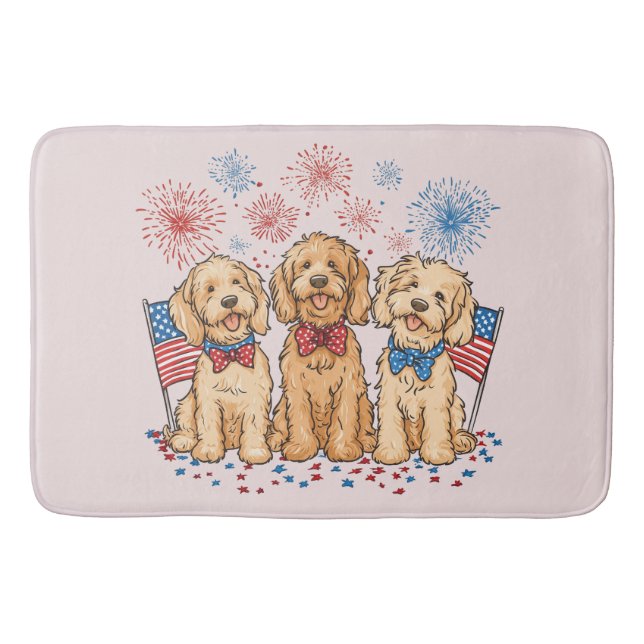 Glückwunsch 4. Juli Goldendoodle Hunde Feuerwerk Badematte (Vorderseite)