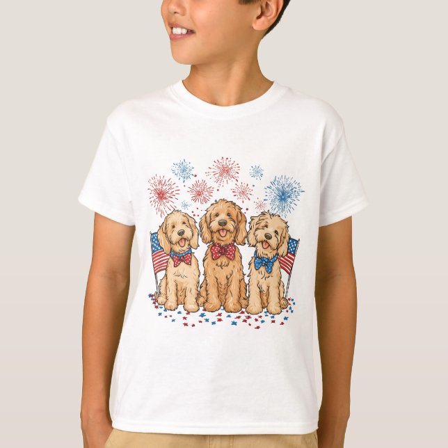 Glückwunsch 4. Juli Goldendoodle Hunde Feuerwerk T-Shirt (Vorderseite)