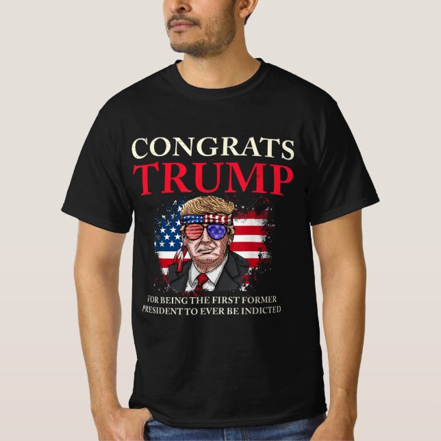 Glückwunsch Trump hat lustige Trump-Ankündigung an T-Shirt (Vorderseite)
