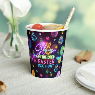 Glühen in den dunklen Ostereiern Jagen Party Cups Pappbecher