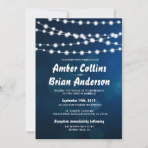 Glühende Lichtstränge auf Deep Blue Bokeh Wedding