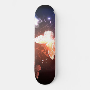Glühende Nachtschmetterlinge Skateboard