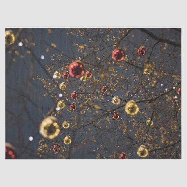 Glühende und leuchtende Weihnachtsschmuck aus dem  Seidenpapier (Vorderseite)