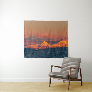 Glühorange Wintergebirge Wandteppich