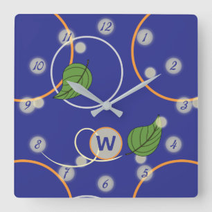 Glühwürmchen über der Wasserklemme Quadratische Wanduhr