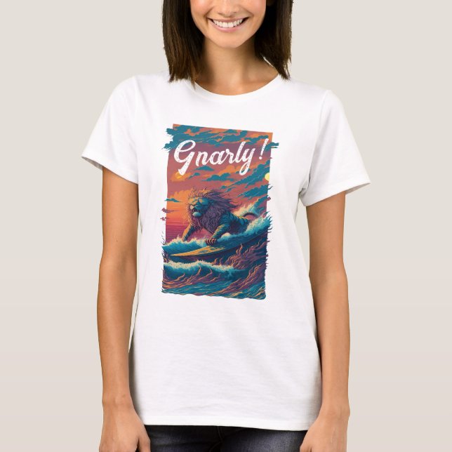 Gnarly! Löwensurfer, Personalisiert T-Shirt (Vorderseite)