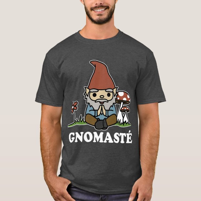 Gnomaste Meditating Gnome Funny Yoga T-Shirt (Vorderseite)
