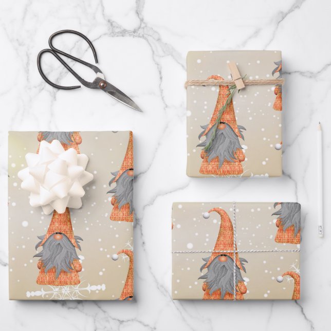 Gnome auf Beige Hintergrund Geschenkpapier Set (Vorderseite)