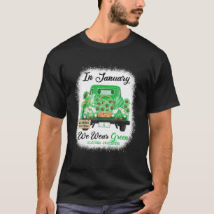 Gnome im Januar Wir tragen grünes Ribbon Glaucoma T-Shirt