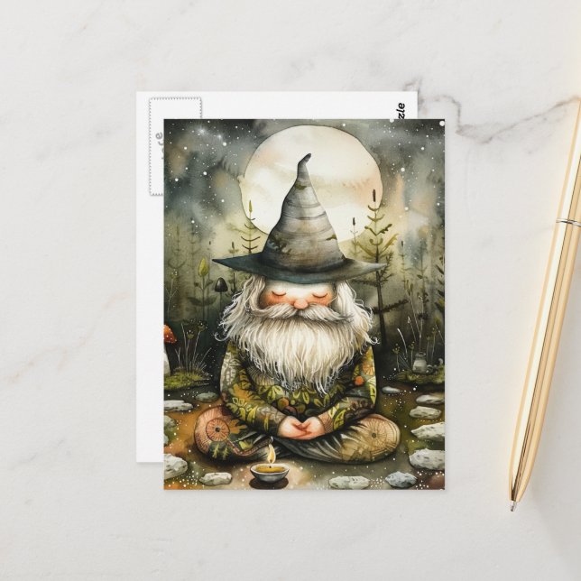 Gnome in his Zen Garden Postkarte (Vorderseite/Rückseite Beispiel)