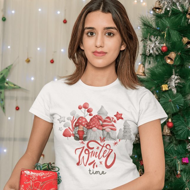 Gnome Lovers Unite: Graue Illustrierte Weihnachten T-Shirt (Von Creator hochgeladen)