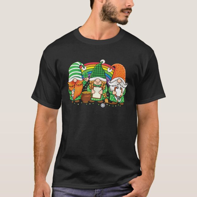Gnome Nurses Saint Pattys day Scrub Nurse St Patri T-Shirt (Vorderseite)