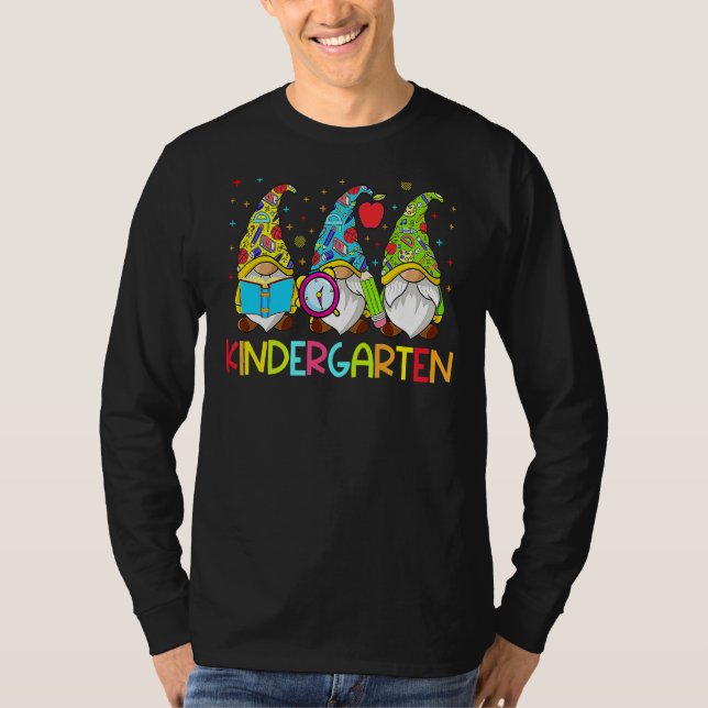 Gnomen Kindergarten Crew First Day Teacher Back To T-Shirt (Vorderseite)