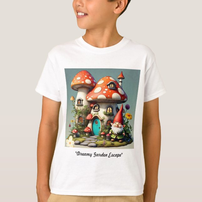 "Gnome's Garden Retreat" T-Shirt (Vorderseite)