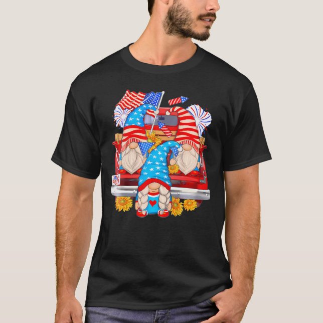 Gnomes mit LKW-Amerika-Flagge 4. Juli Indepen T-Shirt (Vorderseite)