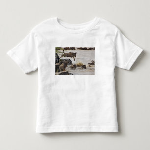 Gnu springt in den Mara-Fluss Kleinkind T-shirt