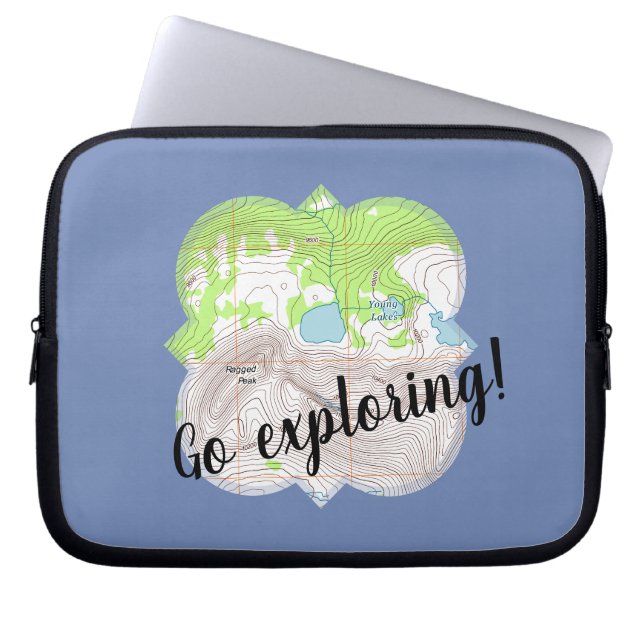 "Go Exploring" Topografische Karte Laptopschutzhülle (Vorderseite)
