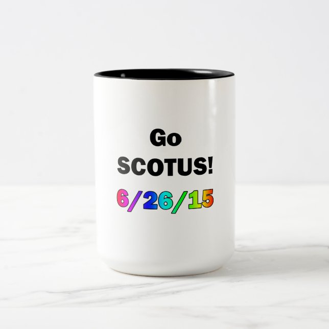 Go SCOTUS Zweifarbige Tasse (Mittel)