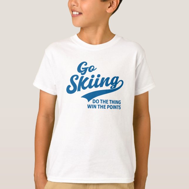 Go Skiing – Minimal Winter Sports Typography Desig T-Shirt (Vorderseite)