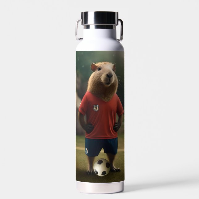 "Goal-Scoring Capybara: Der ultimative Fußballstar Trinkflasche (Vorne)