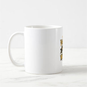God wirkt Vintage-Glaubens-Typografie-Shirt_1 Kaffeetasse