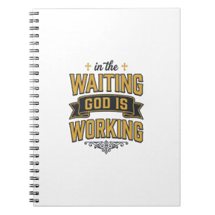 God wirkt Vintage-Glaubens-Typografie-Shirt_1 Notizblock