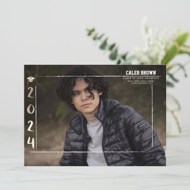 Gold 2024 Grad Abschluss Foto Ankündigung (Stehend Vorderseite)