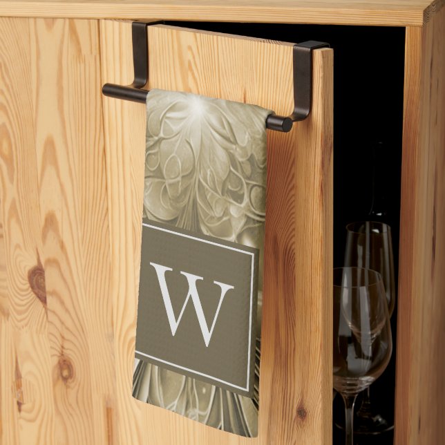 Gold Abstraktes Geblüht Monogramm Handtuch (Drittel gefaltet)