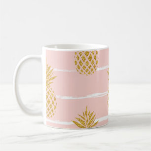Gold Ananas, gestreift Sommer Hintergrund. Kaffeetasse
