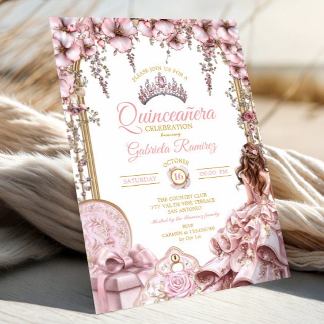 Gold and Blush Pink Tiara Floral Quinceañera Einladung (Von Creator hochgeladen)
