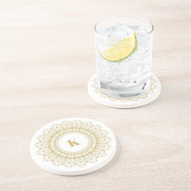 Gold auf weißem, verziertem Mandelkreisdesign Getränkeuntersetzer (Seite)