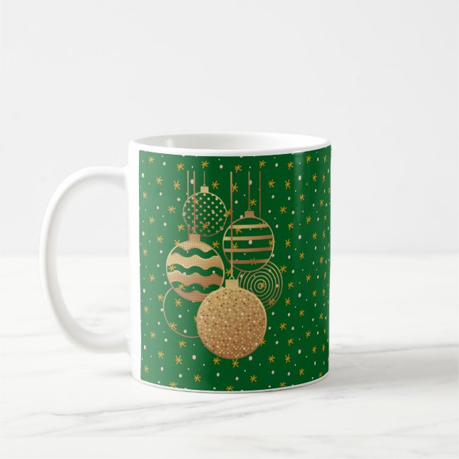 Gold baubles and stars on a green background kaffeetasse (Links)
