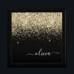 Gold Black Glitzer Script Monogram Girlaname Erinnerungskiste<br><div class="desc">Schwarz und Gold Sparkle Glitzer Skript Monogram Name Jewelry Keepake Box. Dies macht den perfekten Abschluss,  Geburtstag,  Hochzeit,  Brautparty,  Jubiläum,  Babydusche oder Junggeselinnen-Abschied Geschenk für jemanden,  die Lieben glamourösen Luxus und schicke Stile.</div>