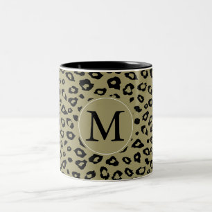 Gold Black Leopard Print Monogram Zweifarbige Tasse