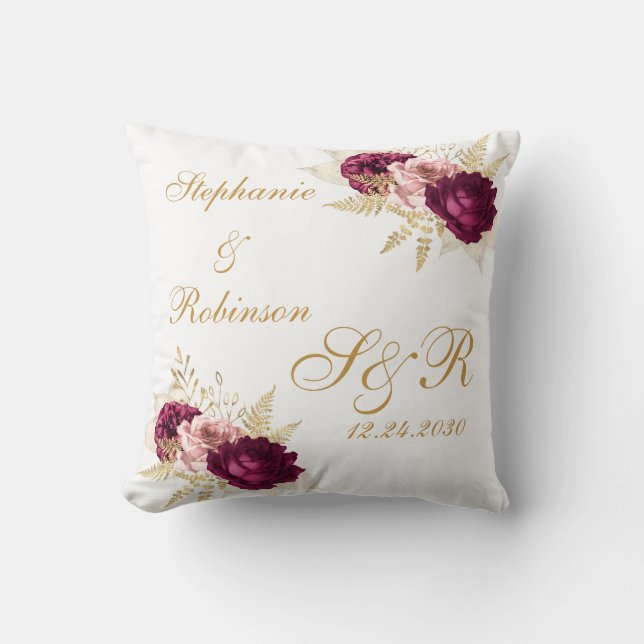 Gold Burgundy Bloral Custom Monogram Wedding Gesch Kissen (Vorderseite)