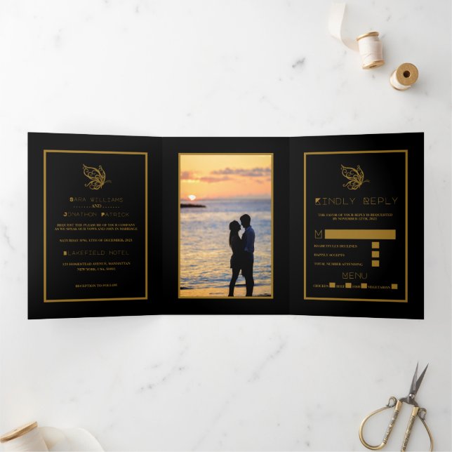 Gold Butterfly, Black & Gold Wedding Suite Dreifach Gefaltete Einladung (Innenseite)