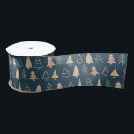 Gold Christmas Trees Midnight Blue Satin Ribbon Satinband<br><div class="desc">Ein klassisches Design mit goldenem Weihnachtsbaummuster vor marineblau-blauem Hintergrund. Ideal für all Ihre Geschenke in dieser Urlaubszeit.</div>