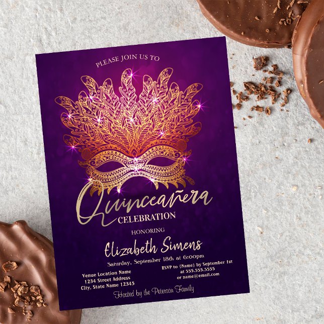 Gold Confetti Masque Lila Quinceañera Einladung (Von Creator hochgeladen)