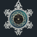 Gold Diamond, Blumengrün 10. Hochzeitstag Schneeflocken Zinn-Ornament<br><div class="desc">Elegante goldblütige Wirbel 10. Hochzeitstag Schmuck.</div>