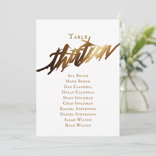 Gold Elegante Script-Tischnummer 13 Seating Chart Einladung (Stehend Vorderseite)