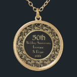 Gold Floral Elegance 50. Hochzeitstag Vergoldete Kette<br><div class="desc">Herrliche Gold und schwarze fünfzigste Hochzeit Jubiläum Halskette mit eleganter,  detaillierter goldblütiger Spitze. Passen Sie den Namen und den Datumstext mit Ihren Informationen an. Matching Jubiläumseinladungen,  Aufkleber und mehr in meinem Geschäft.</div>