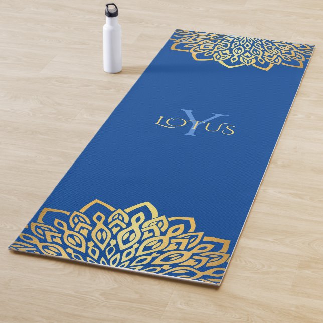Gold Floral Mandala Navy Blue Monogram Yogamatte (Beispiel)
