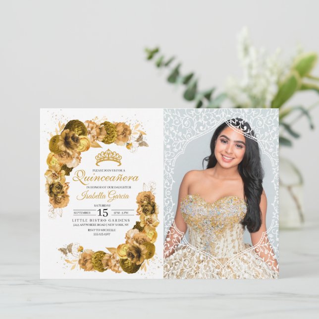 Gold Floral Quinceanera Birthday Foto Einladung (Stehend Vorderseite)