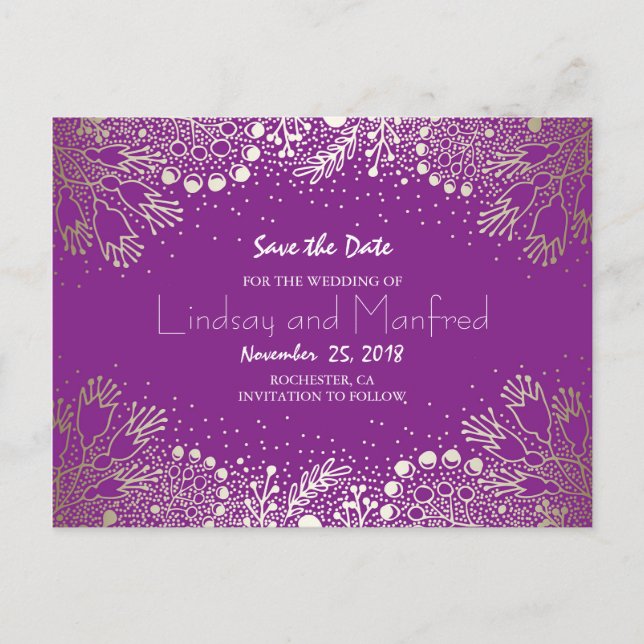 Gold Floral - Wunderland Save the Date Lila Ankündigungspostkarte (Vorderseite)
