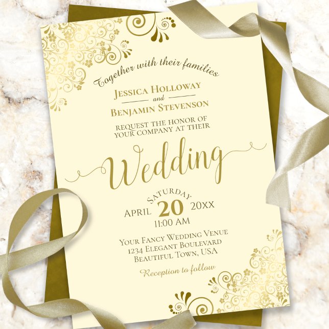 Gold Frills on Cream Elegant Calligraphy Wedding Einladung (Von Creator hochgeladen)