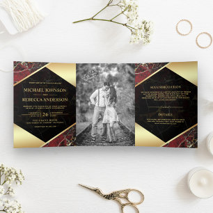 Gold Geometrie Burgunderrote Marmor-Foto-Hochzeit Dreifach Gefaltete Einladung