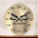 Gold Glitter Sparkle Eyelashes Monogram Name Große Wanduhr<br><div class="desc">Gold Falsch Foil Metallic Sparkle Glitter Brushed Metal Monogram Name and Initial Eyelashes (Lashes),  Eyelash Erweiterungen und Eyes Decorative Clocks. The design makes the perfect sweet 16 birthday,  wedding,  bridal shower,  anniversary,  baby shower or bachelorette party gift for someone looking for a trendy cool style style.</div>