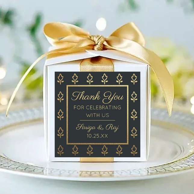 Gold Glitzer Blume Hochzeit Rückgabegarantie Gefal Quadratischer Aufkleber (indian wedding return gift favor sticker label, hindu wedding favors, sangeet mehndi favor packaging)