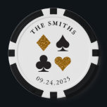 Gold Glitzer Card Anzug Hochzeitdatum und -name Pokerchips<br><div class="desc">Die perfekte Gaumenfreude oder Tischdekoration,  um Ihre Hochzeit in Las Vegas zu personalisieren,  diese funkelnd,  Imitate Gold Glitzer,  Black und White Poker Chips und setzen Sie Ihre einzigartige Note auf die glamouröse Veranstaltung.</div>